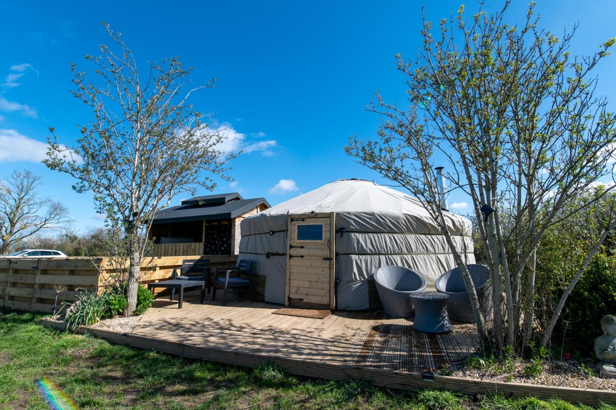 Lincoln Yurts Hotel Bagian luar foto