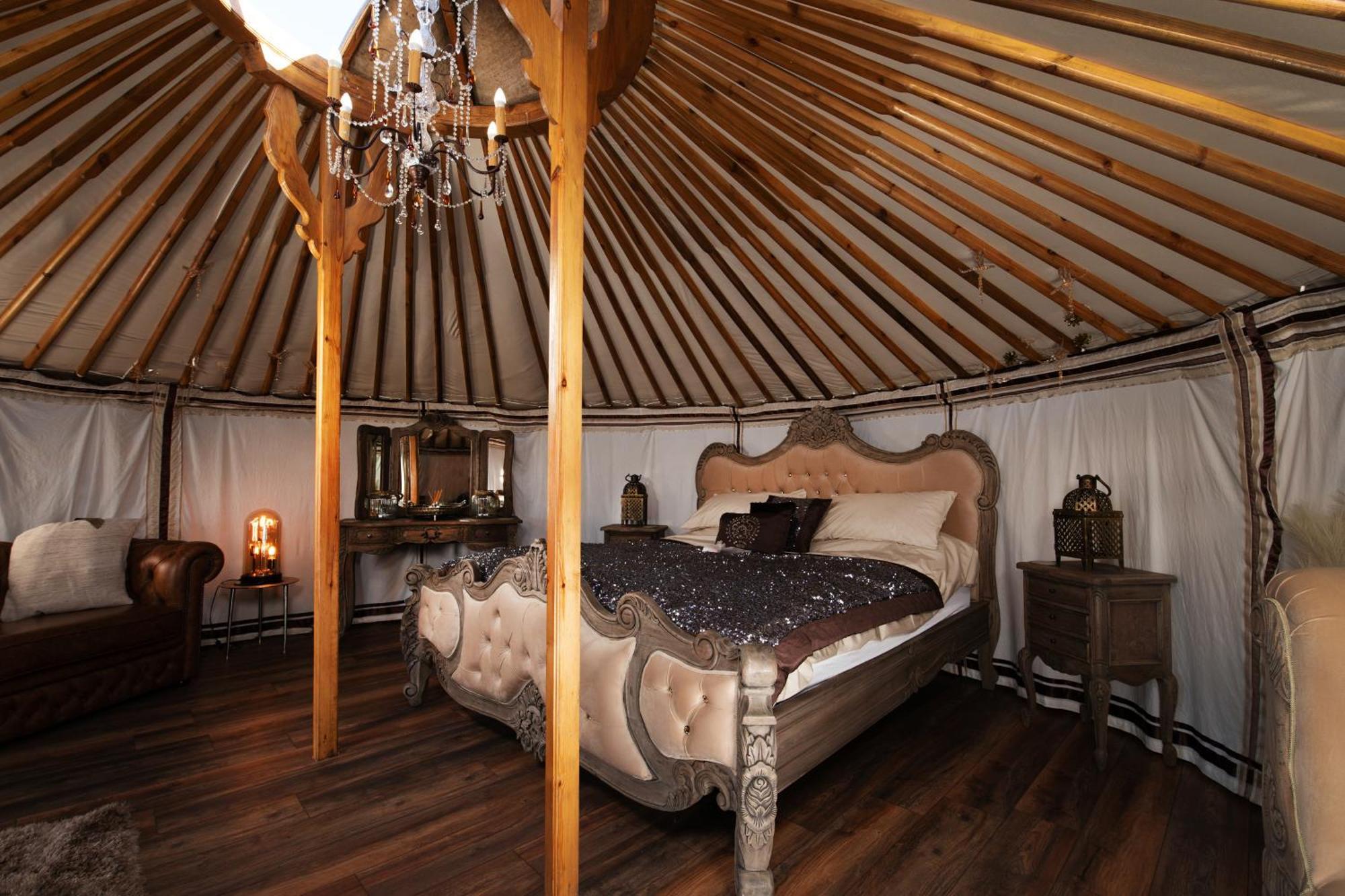 Lincoln Yurts Hotel Bagian luar foto