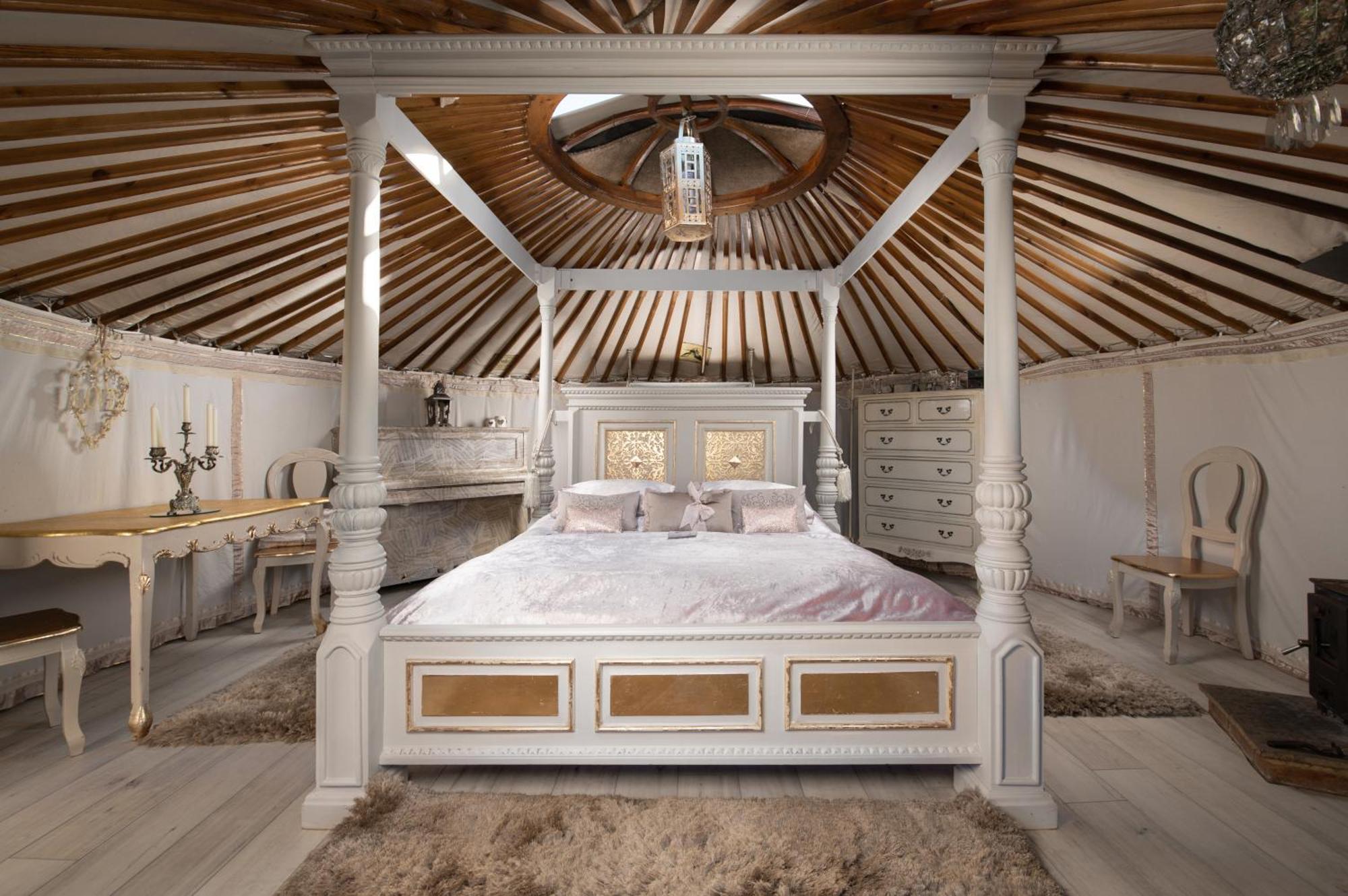 Lincoln Yurts Hotel Bagian luar foto